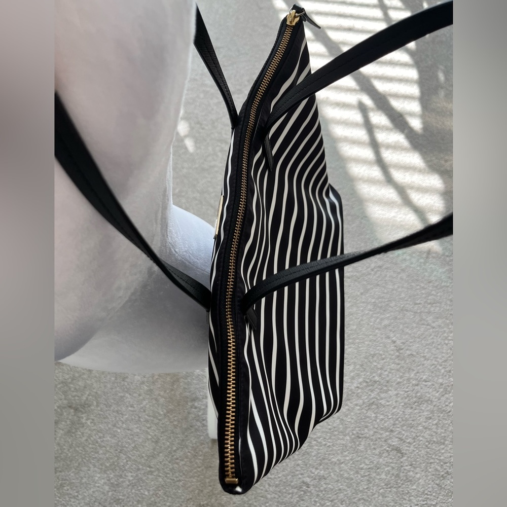 EUC Kate Spade Black and White Nylon Tote. - Picture 9 of 15